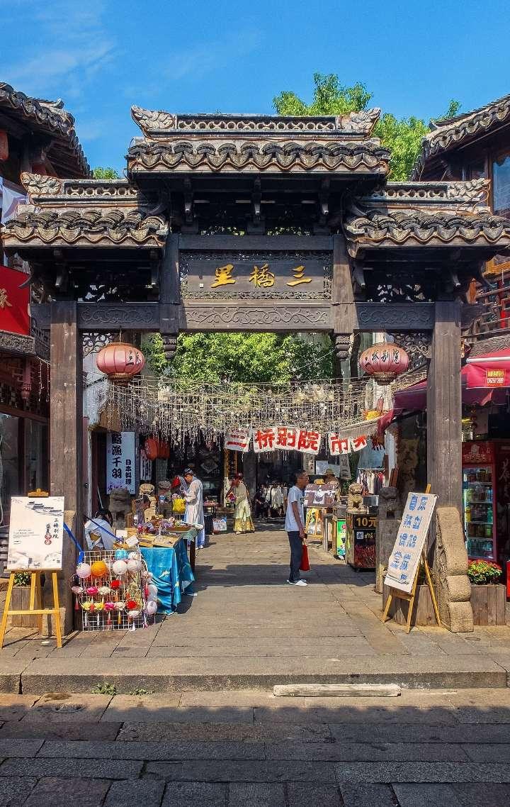 救援受困的向导